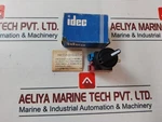 Idec Izumi Electric HW1S-2T11 Selector Switch 600V 10A New. Price: $61.54.